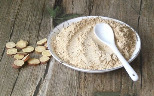 Các hợp chất trong cam thảo, đặc biệt là Licochalcone A, có khả năng kháng viêm và làm dịu da.