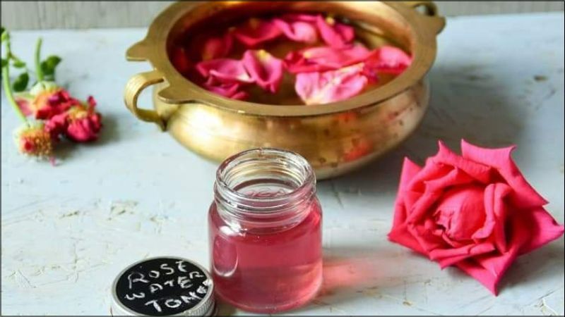 Cách tạo toner thảo mộc se khít lỗ chân lông chỉ với 3 bước đơn giản tại nhà