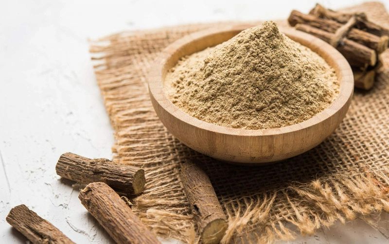 Ứng dụng của rễ cam thảo trong các loại mỹ phẩm chăm sóc da