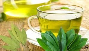 Tác hại tiềm ẩn nếu lạm dụng nước lá thanh lọc